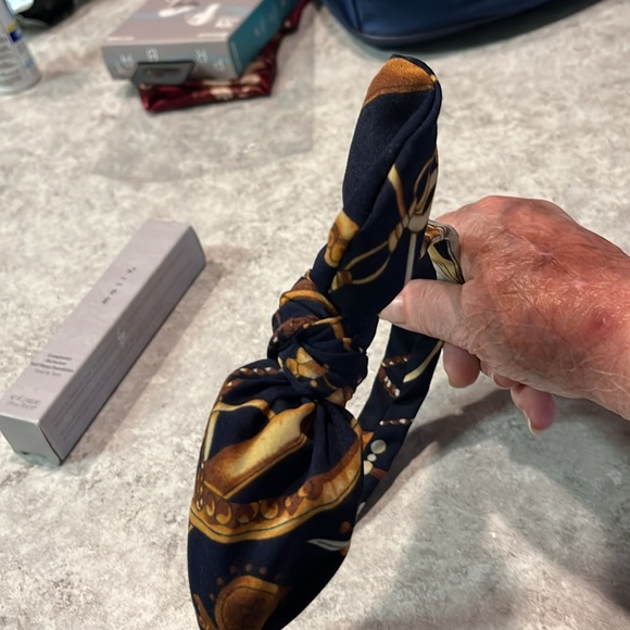 satin chain strap print top knot headband - Picture 4 of 4